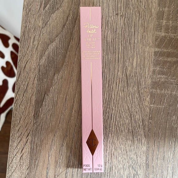 Charlotte Tilbury pillow talk lip cheat lip liner, never used brand new